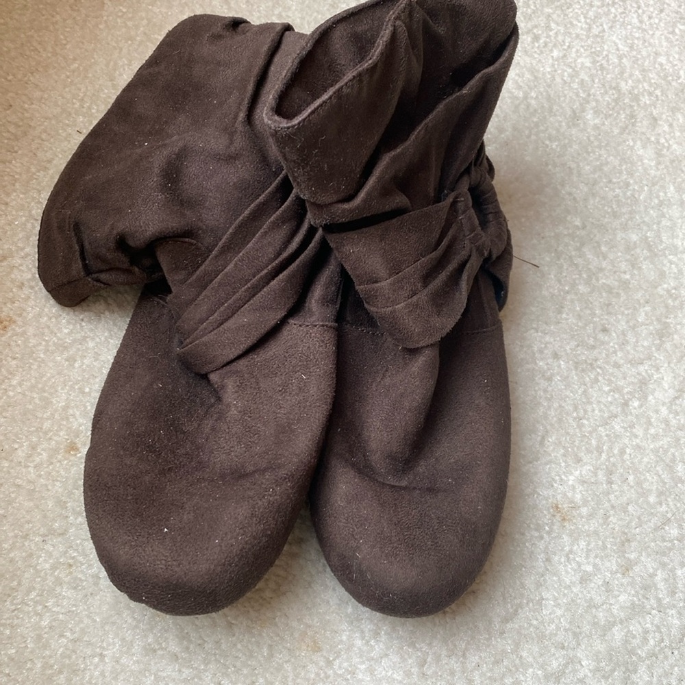 Rampage brown cloth booties